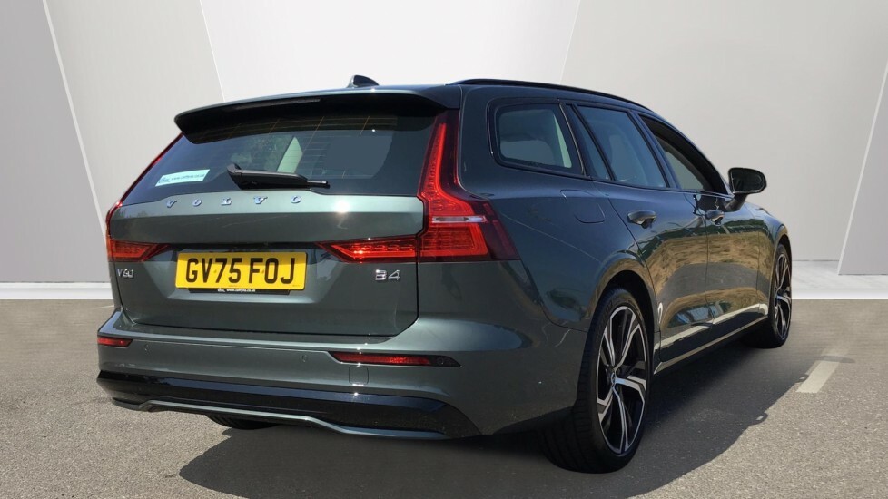Volvo V60 B4 Plus Dark Mhev Blond Leather Employees Car #2