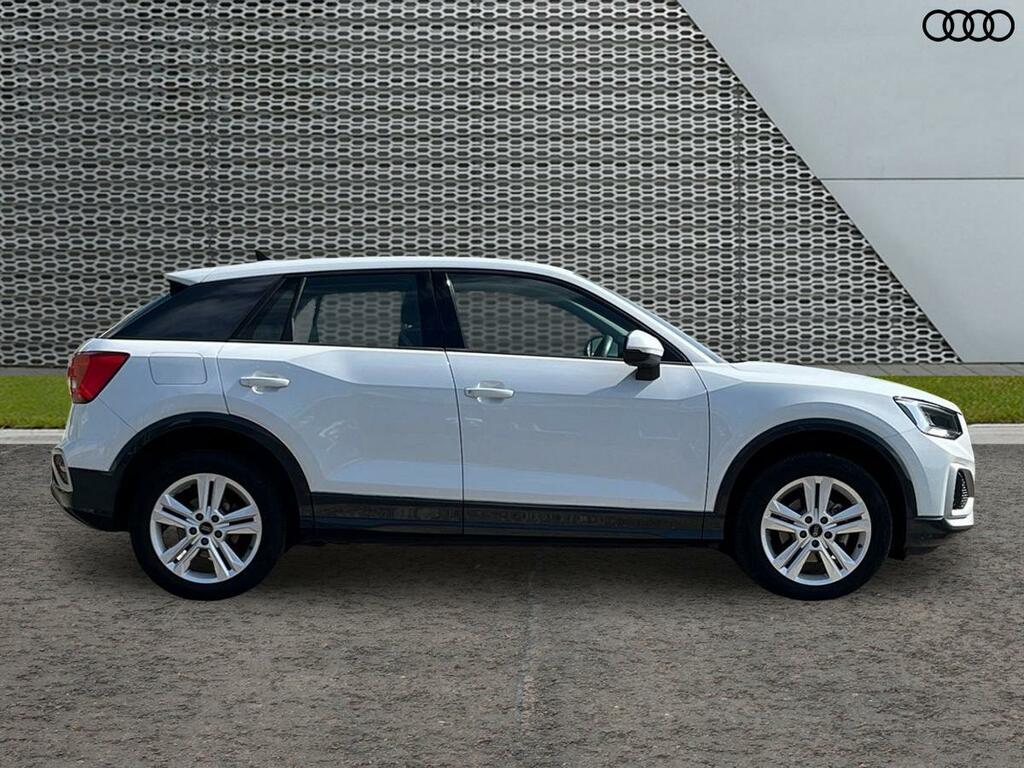 Audi Q2 Sport 35 Tfsi 150 Ps 6-Speed White #4