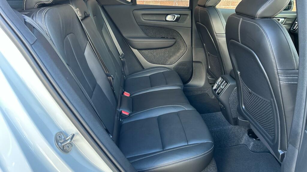 Volvo XC40 B4 Ultra Dark Mhev Spare Wheel Charcoal Leather P OY75VCL White #6