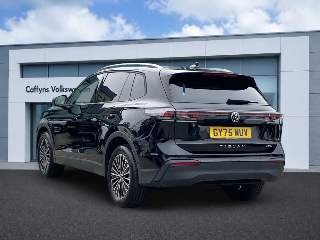 Volkswagen Tiguan 1.5 Etsi 150 Match Dsg GY75WUV Black #2