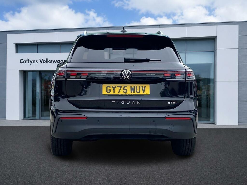 Volkswagen Tiguan 1.5 Etsi 150 Match Dsg GY75WUV Black #4
