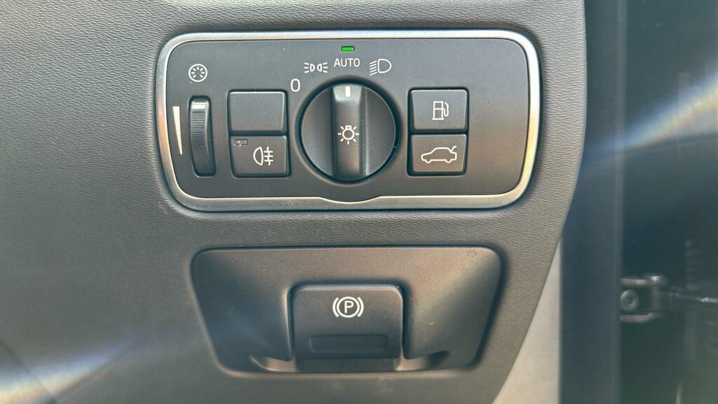 Volvo XC70 2.4 D4 Se Lux Geartronic Awd Gold #46