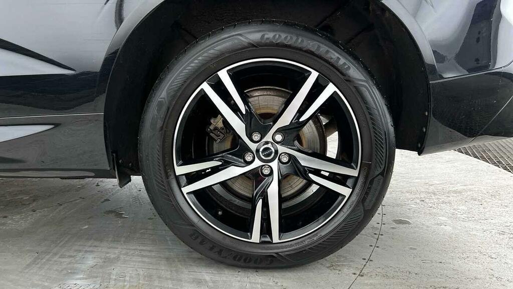 Volvo XC60 2.0H T6 Recharge 11.6Kwh R-design Suv P Black #4