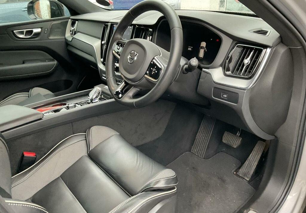 Volvo XC60 Plus B4 Mild Hybrid Dark Tinted Glass Char Silver #5