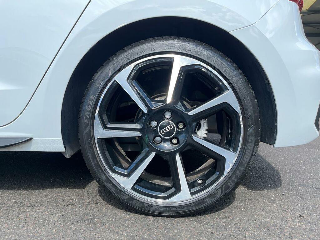 Audi A1 1.5 Tfsi 35 Black Edition Sportback S Tronic Euro White #6