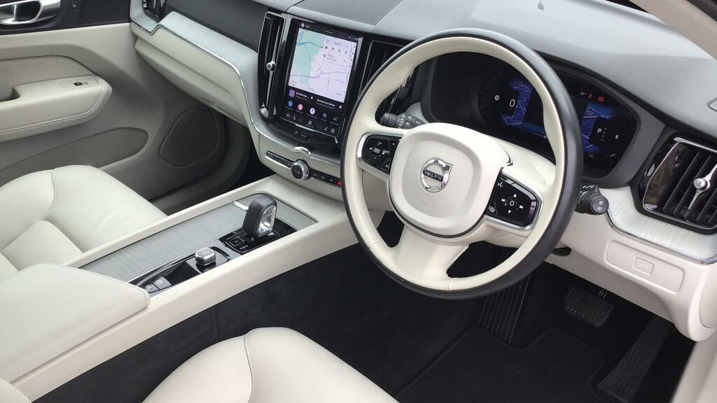 Volvo XC60 Core B5 Awd Mild Hybrid Grey #2