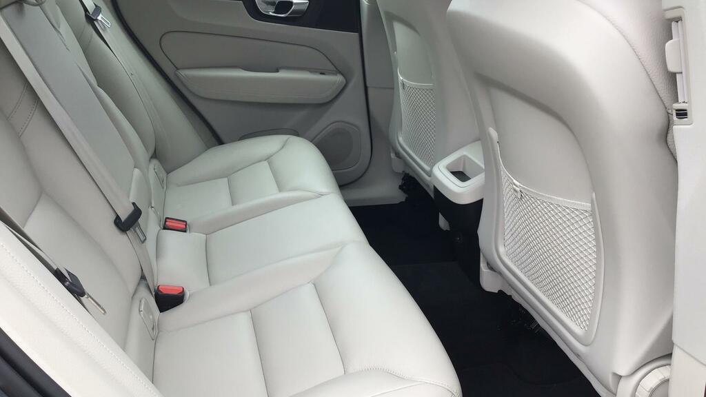 Volvo XC60 Core B5 Awd Mild Hybrid Grey #6