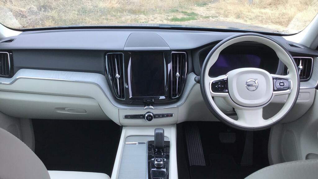 Volvo XC60 Core B5 Awd Mild Hybrid Grey #5
