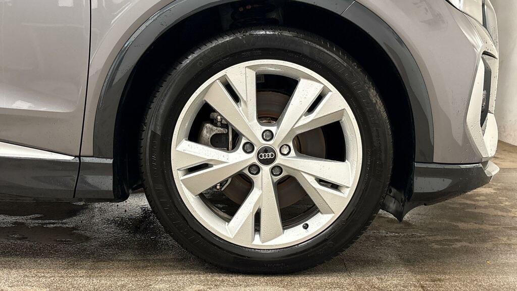 Audi Q4 E Tron 40 S Line Suv 82Kwh 204 Ps Grey #4