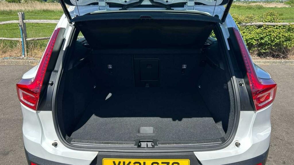 Volvo XC40 1.5 T3 163 R Design Geartronic Black #32