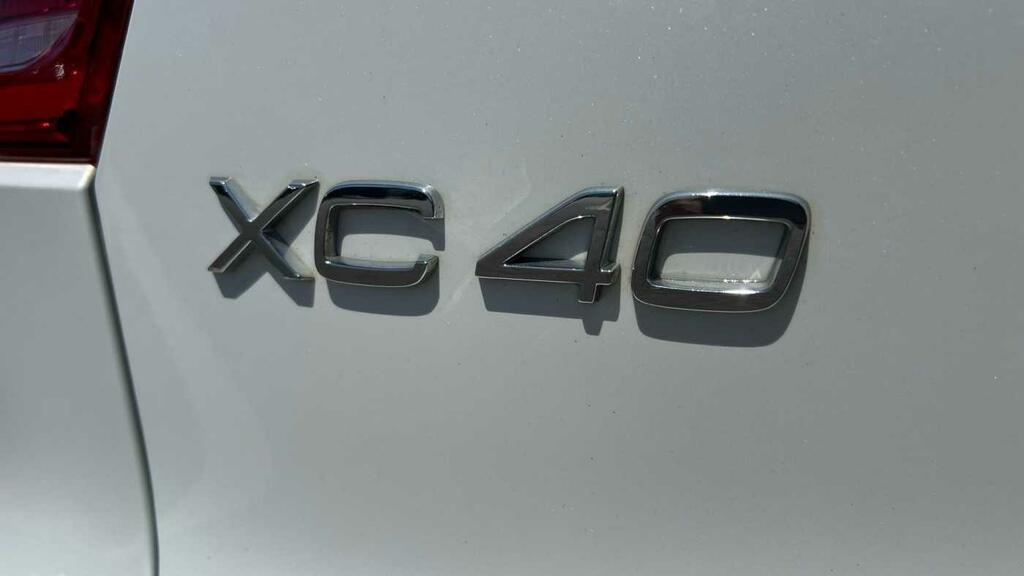 Volvo XC40 1.5 T3 163 R Design Geartronic Black #36