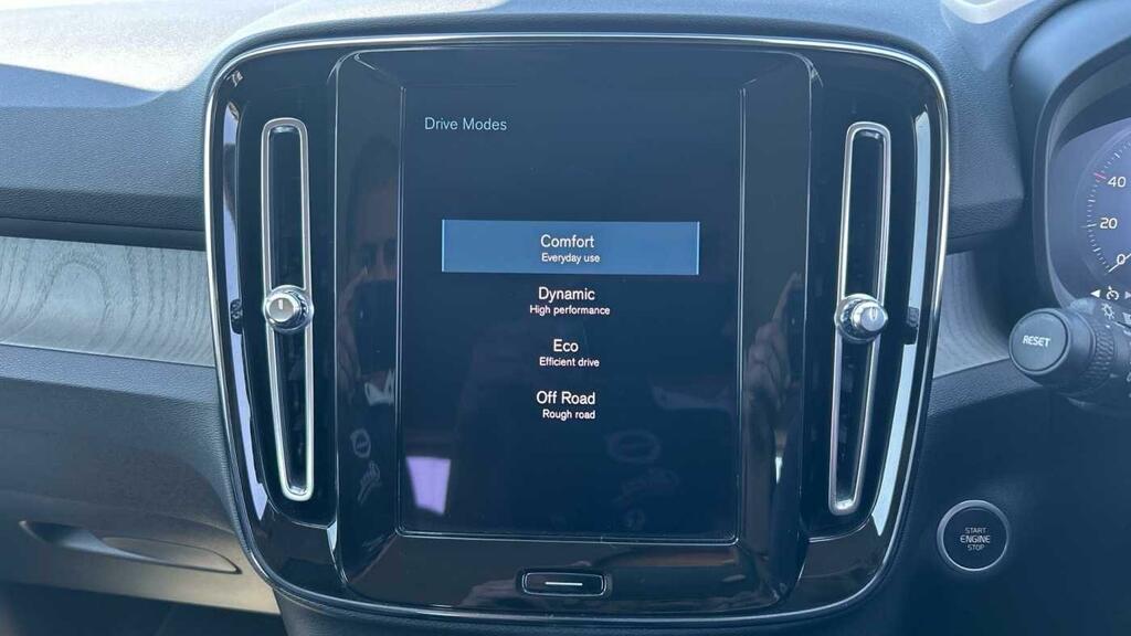 Volvo XC40 1.5 T3 163 R Design Geartronic Black #24