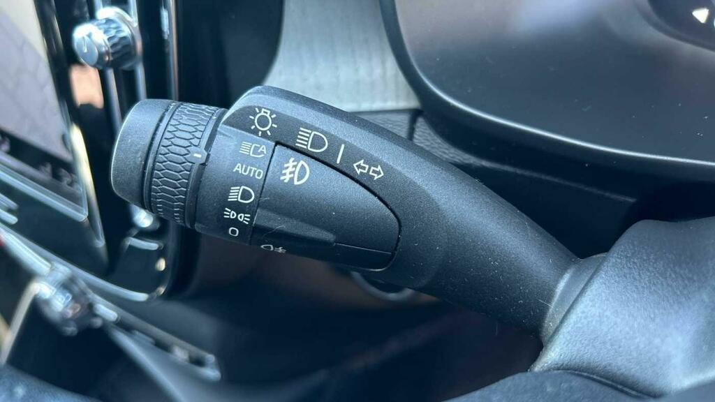 Volvo XC40 1.5 T3 163 R Design Geartronic Black #16