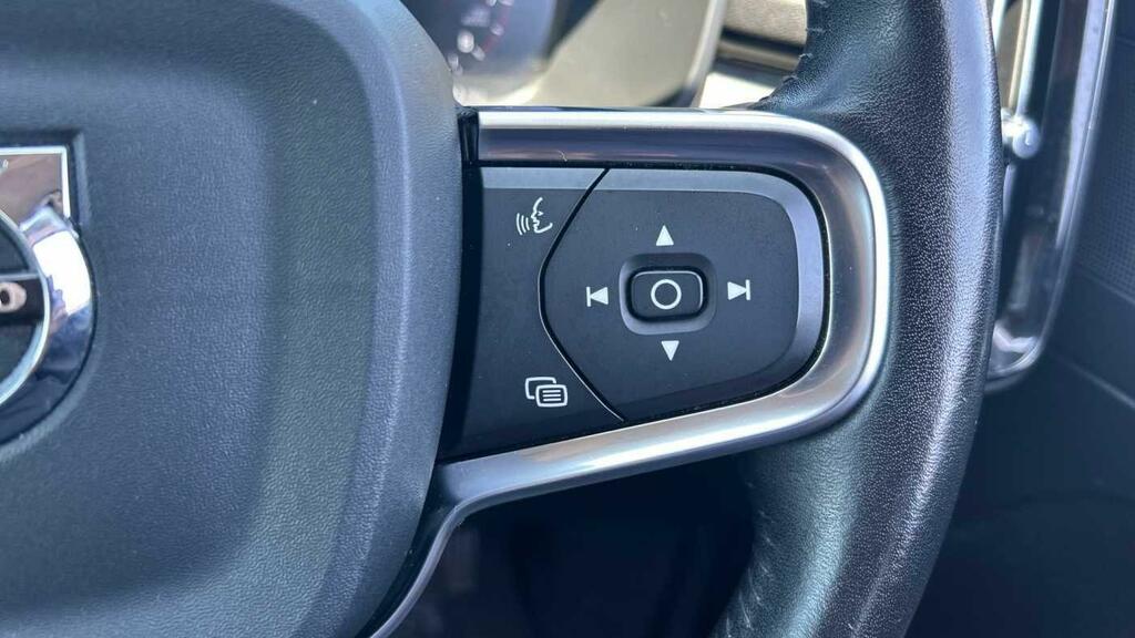 Volvo XC40 1.5 T3 163 R Design Geartronic Black #18
