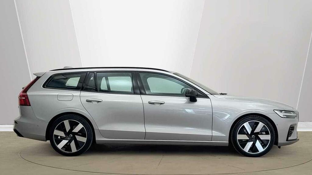 Volvo V60 Recharge Plus T6 Awd Plug-in Hybrid Silver #2