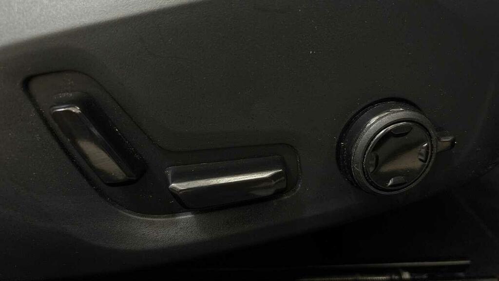 Volvo V60 B4 Plus, Mild Hybrid, Darkheated Seats, S Black #27