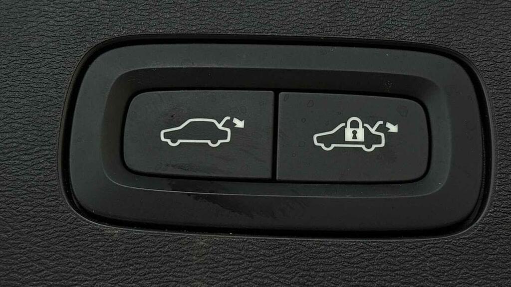 Volvo V60 B4 Plus, Mild Hybrid, Darkheated Seats, S Black #18
