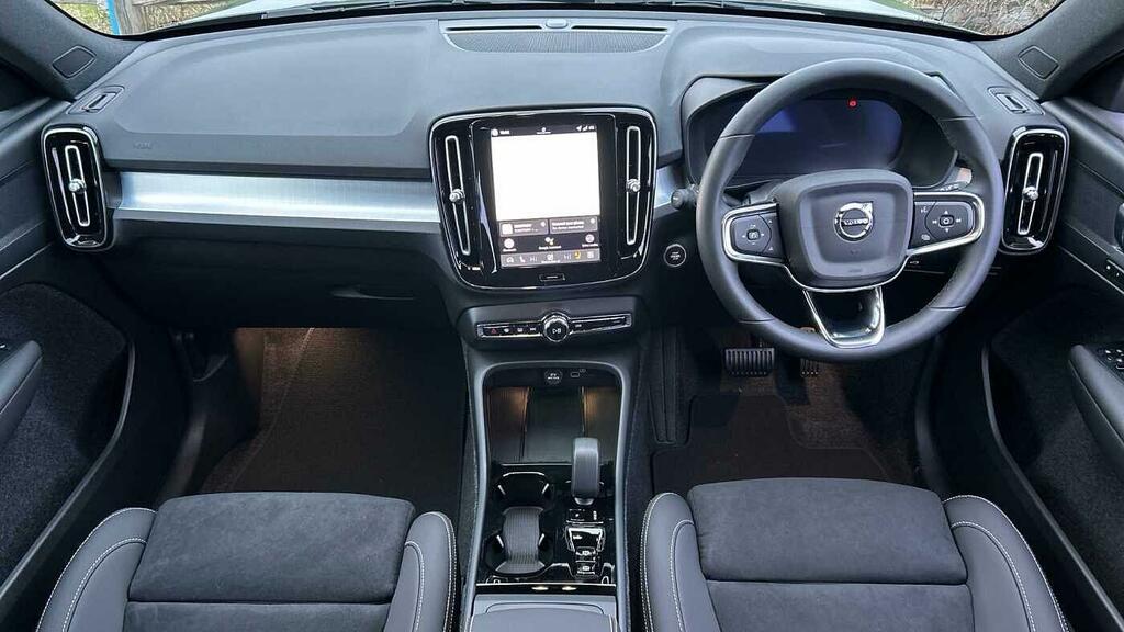 Volvo XC40 B3 Plus Black Edition Employees Car Low Road Tax Blue #5