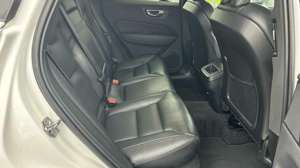 Volvo XC60 T4 Edition Rare Limited Edition Smart D White #6