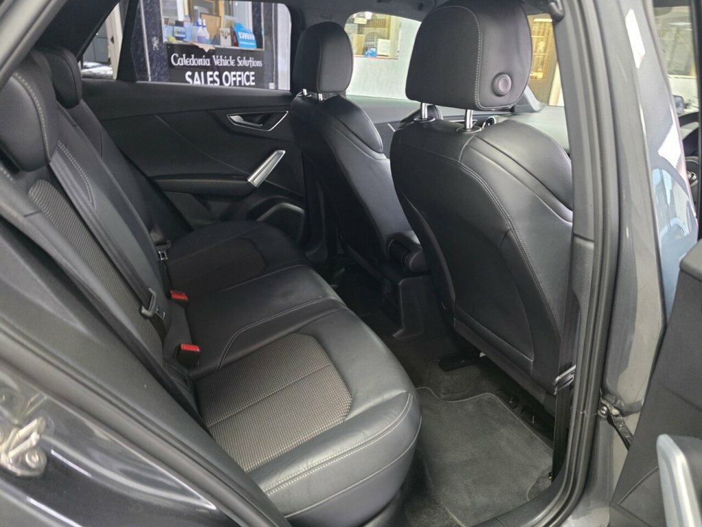 Audi Q2 1.6L S Line Grey #4