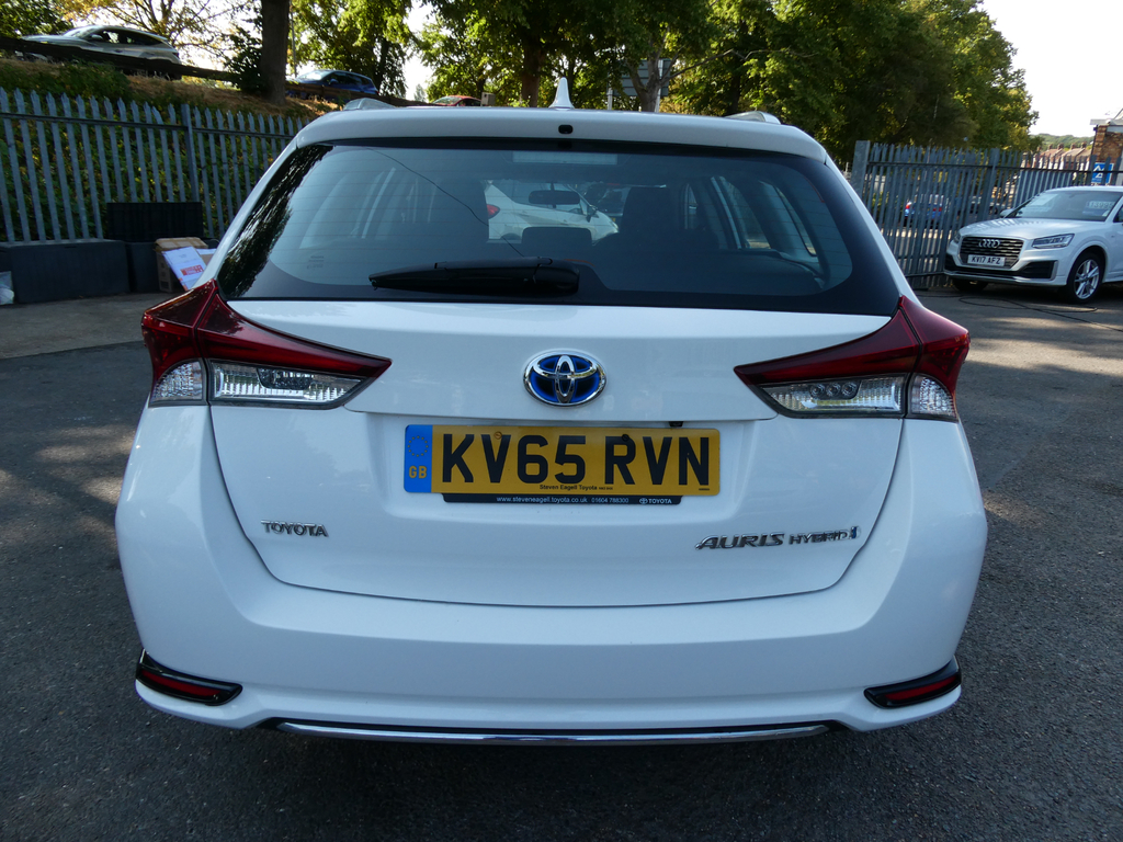 Toyota Auris 1.8 Vvt-i Icon Hybrid Touring KV65RVN #6