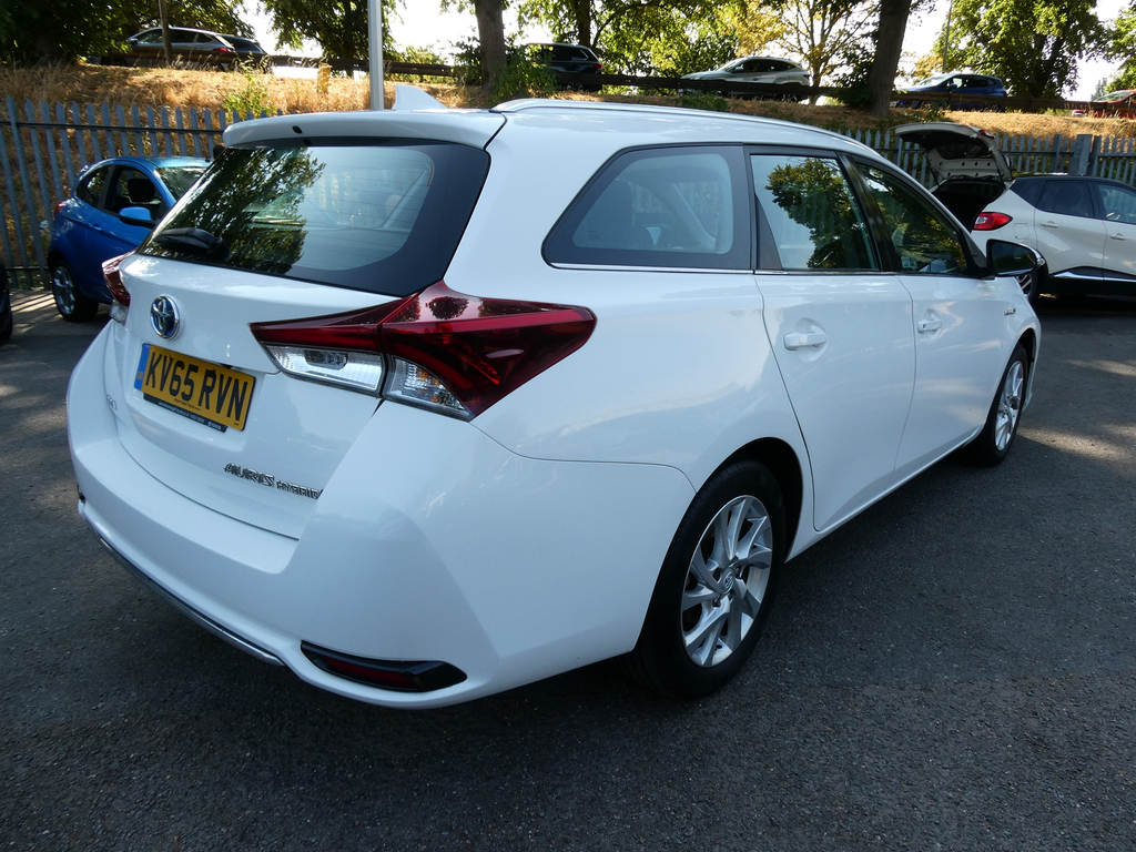 Toyota Auris 1.8 Vvt-i Icon Hybrid Touring KV65RVN #5