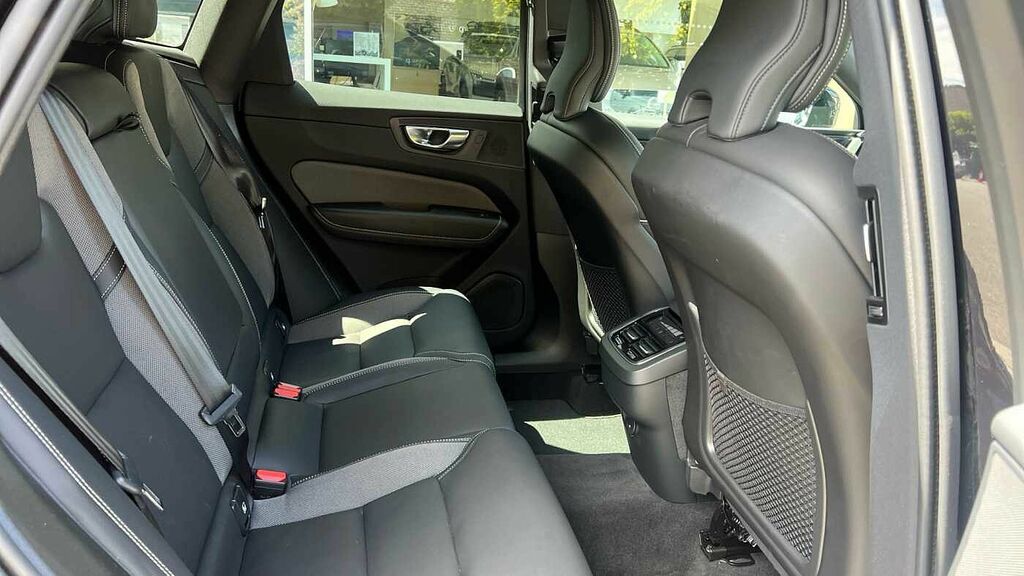 Volvo XC60 2.0 Black Edition Plus, B5 Awd Mild Hybrid, YE74BVK #6