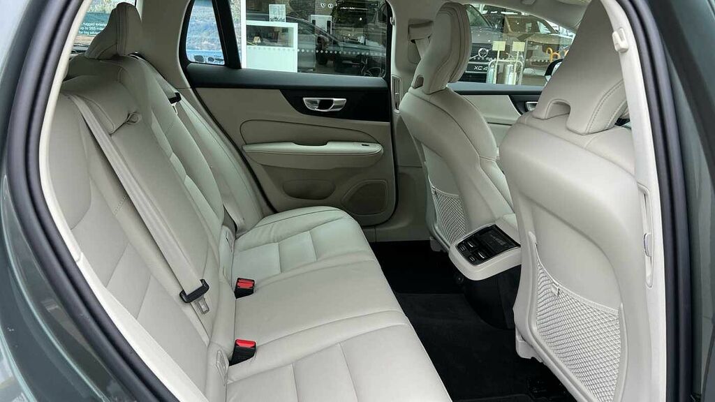 Volvo V60 2.0 Plus, B4 Mild Hybrid, Dark Leather, C HN75XPE #6