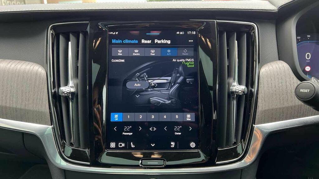 Volvo V90 Cross Country 2L Null Black #35