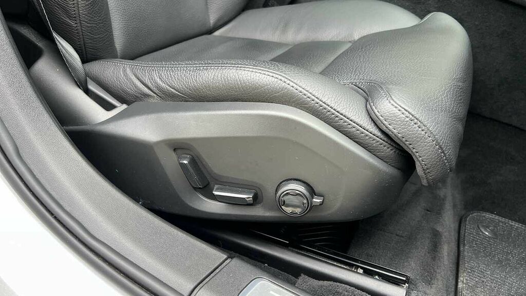 Volvo V90 Cross Country 2L Null Black #30