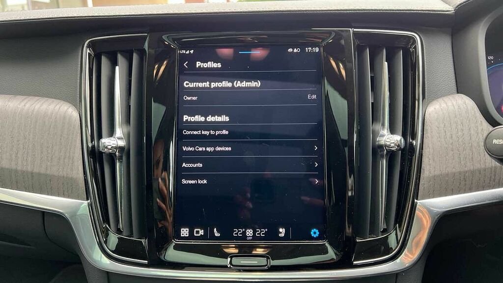 Volvo V90 Cross Country 2L Null Black #44