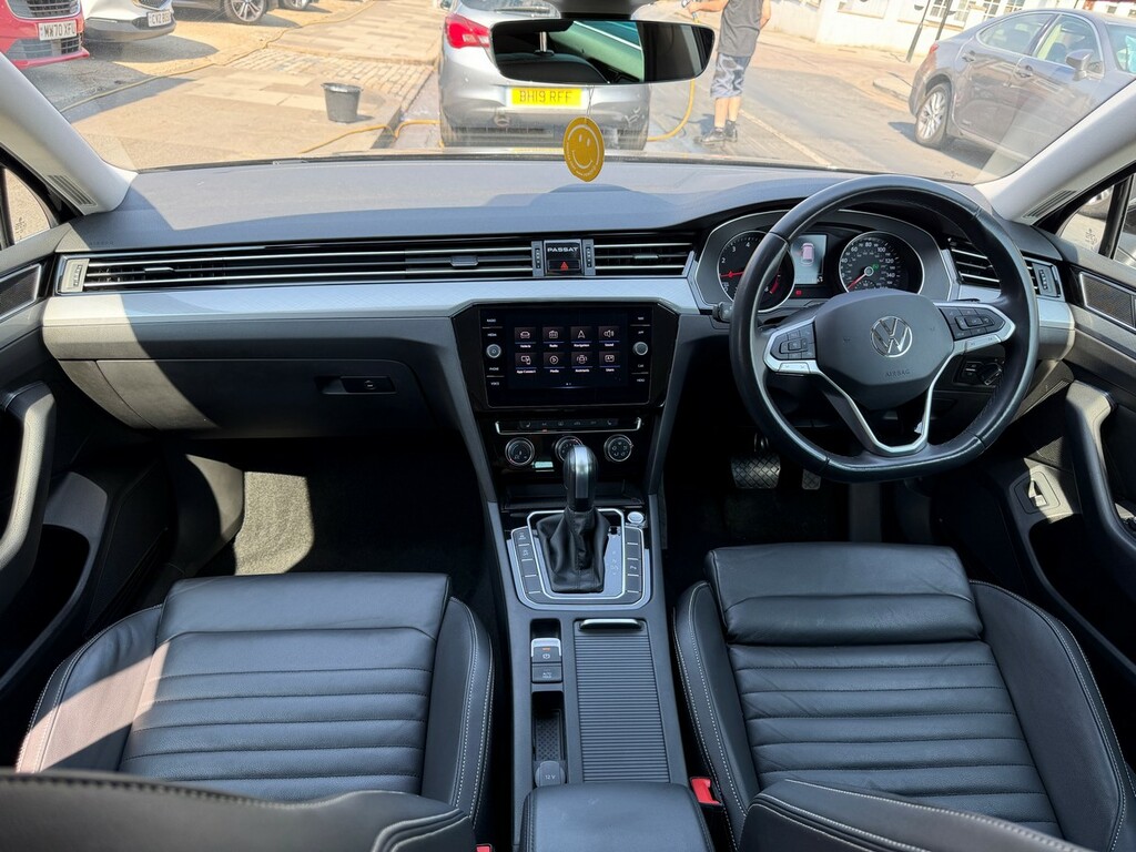 Volkswagen Passat 2023 1.4 Tsi 13Kwh Gte Estate Plug-in H Black #23