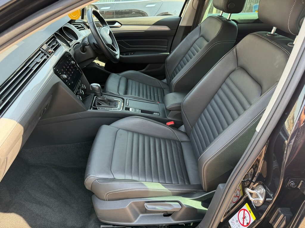 Volkswagen Passat 2023 1.4 Tsi 13Kwh Gte Estate Plug-in H Black #10