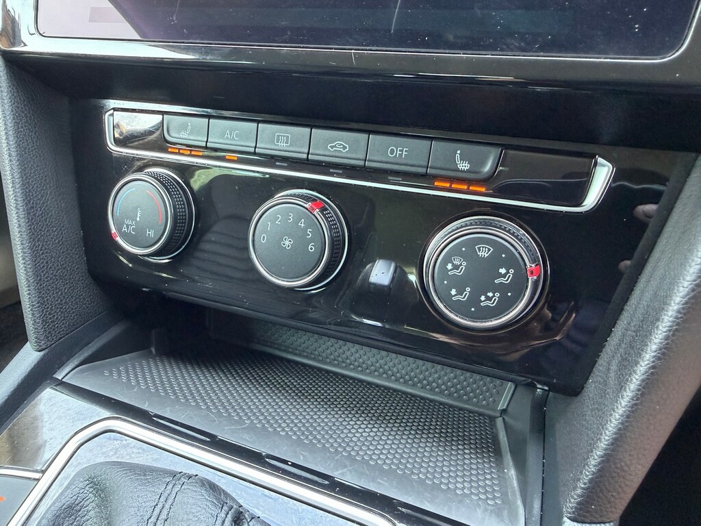 Volkswagen Passat 2023 1.4 Tsi 13Kwh Gte Estate Plug-in H Black #43
