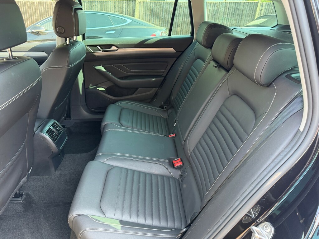 Volkswagen Passat 2023 1.4 Tsi 13Kwh Gte Estate Plug-in H Black #21