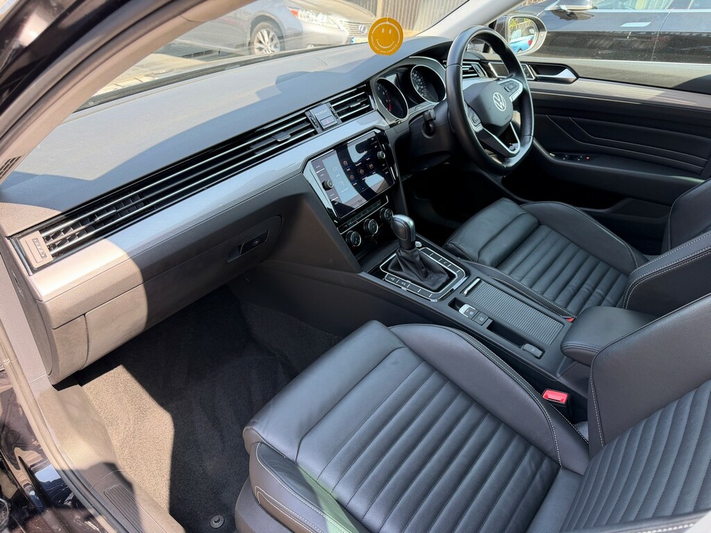 Volkswagen Passat 2023 1.4 Tsi 13Kwh Gte Estate Plug-in H Black #18