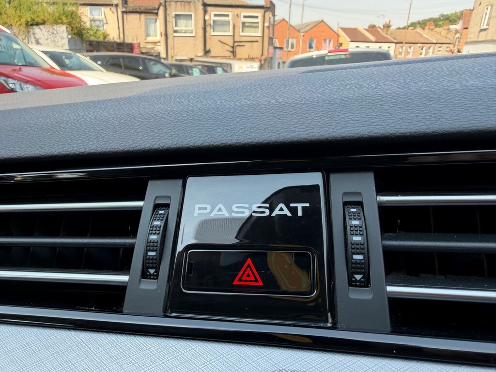 Volkswagen Passat 2023 1.4 Tsi 13Kwh Gte Estate Plug-in H Black #68