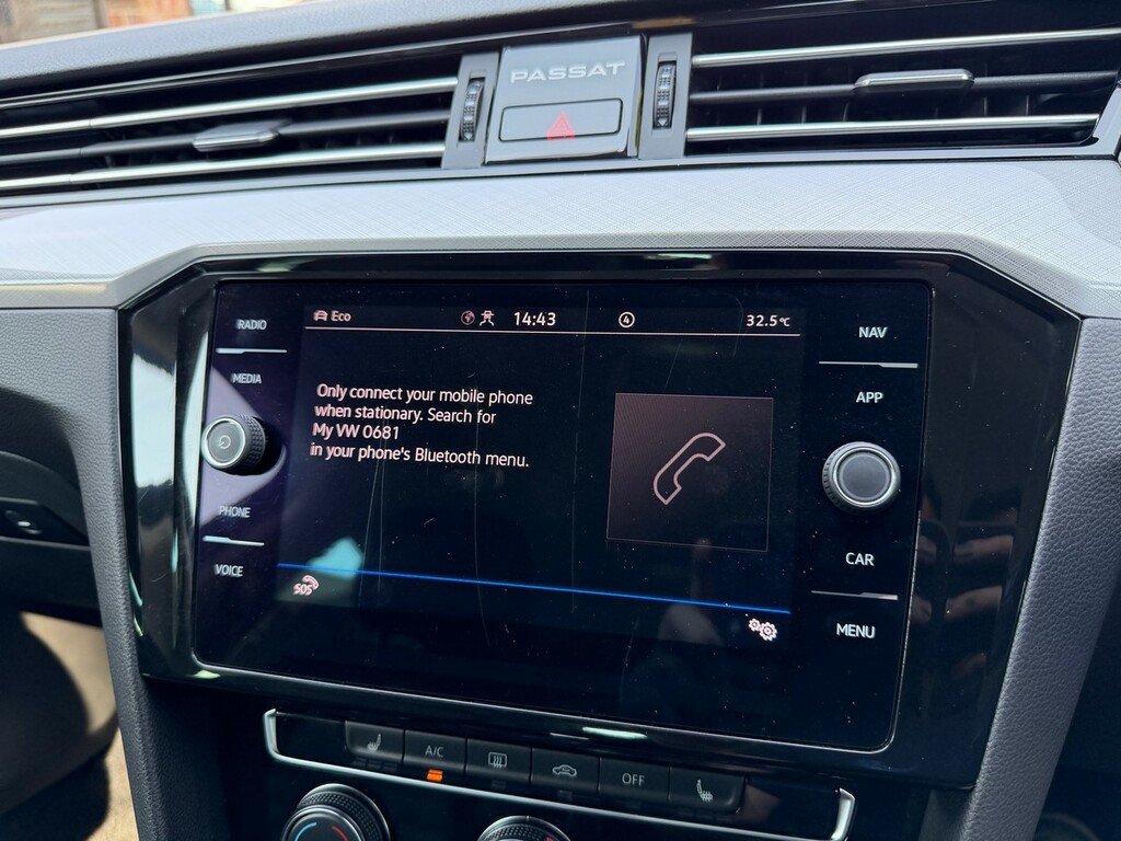 Volkswagen Passat 2023 1.4 Tsi 13Kwh Gte Estate Plug-in H Black #45