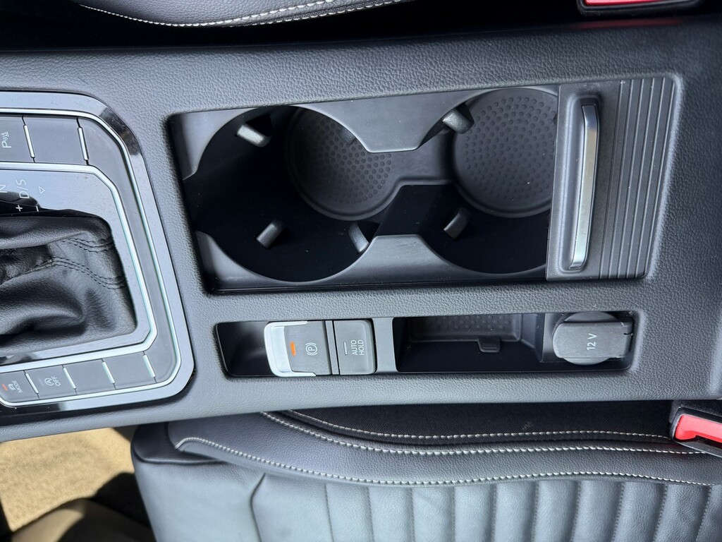 Volkswagen Passat 2023 1.4 Tsi 13Kwh Gte Estate Plug-in H Black #42