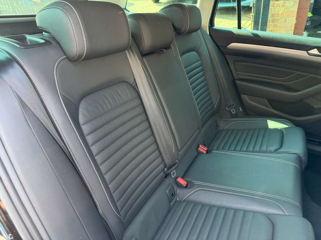 Volkswagen Passat 2023 1.4 Tsi 13Kwh Gte Estate Plug-in H Black #32