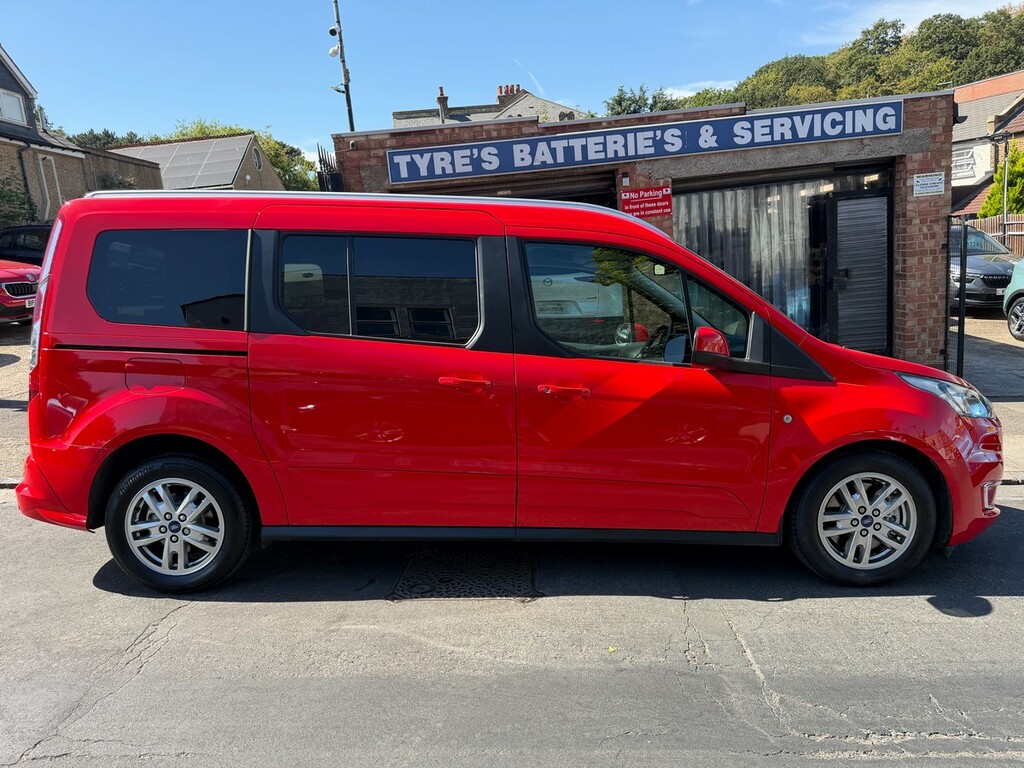 Ford Grand Tourneo Connect 1.5 Ecoblue Titanium Euro 6 Red #2