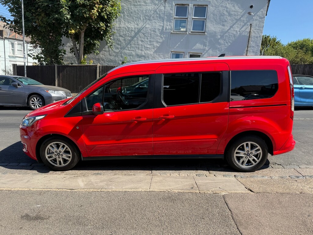 Ford Grand Tourneo Connect 1.5 Ecoblue Titanium Euro 6 Red #6