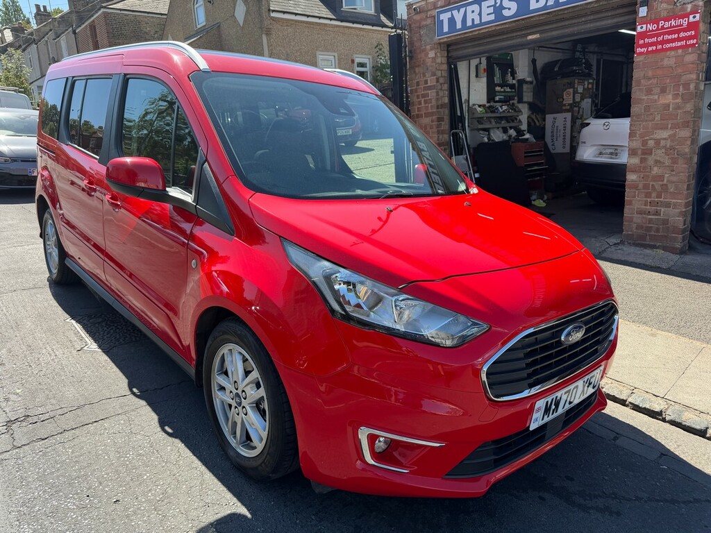 Ford Grand Tourneo Connect 1.5 Ecoblue Titanium Euro 6 Red