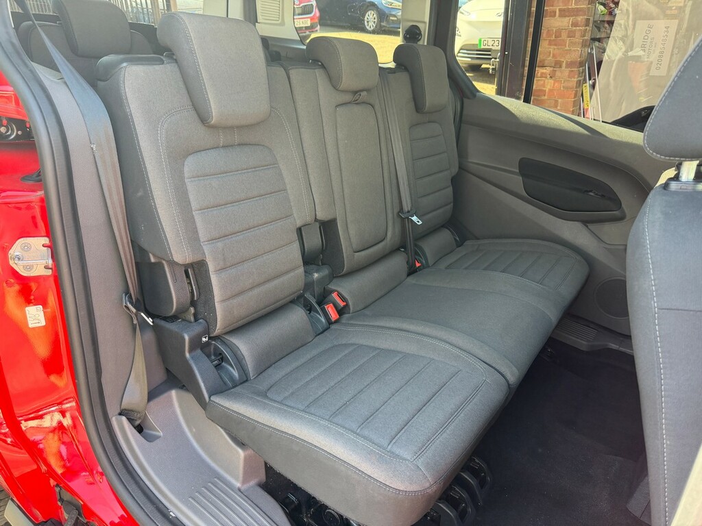 Ford Grand Tourneo Connect Zetec Tdci Silver #10