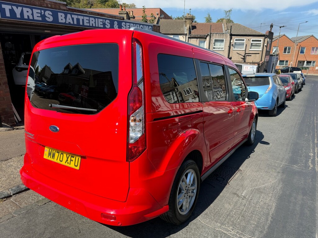 Ford Grand Tourneo Connect 1.5 Ecoblue Titanium Euro 6 Red #3