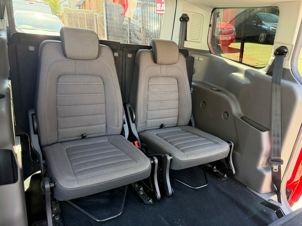 Ford Grand Tourneo Connect Zetec Tdci Silver #28