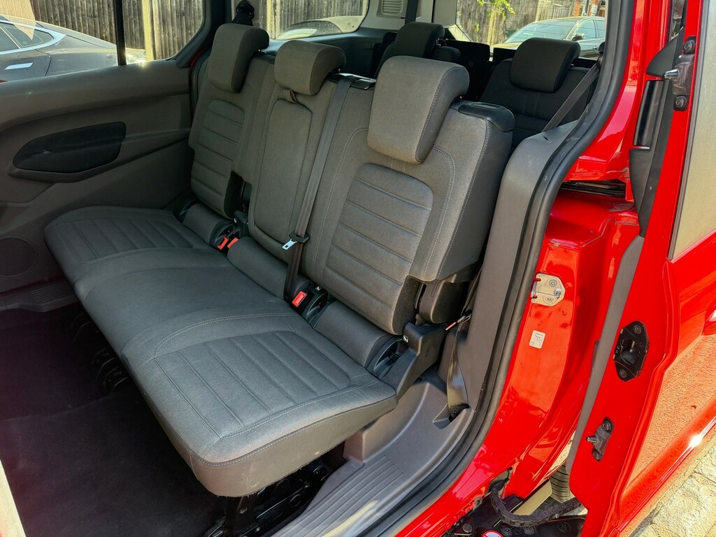 Ford Grand Tourneo Connect Zetec Tdci Silver #14
