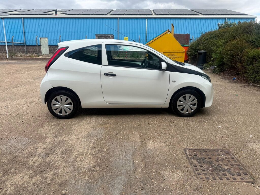 Toyota Aygo 1.0 Vvt-i X Euro 6 White #3