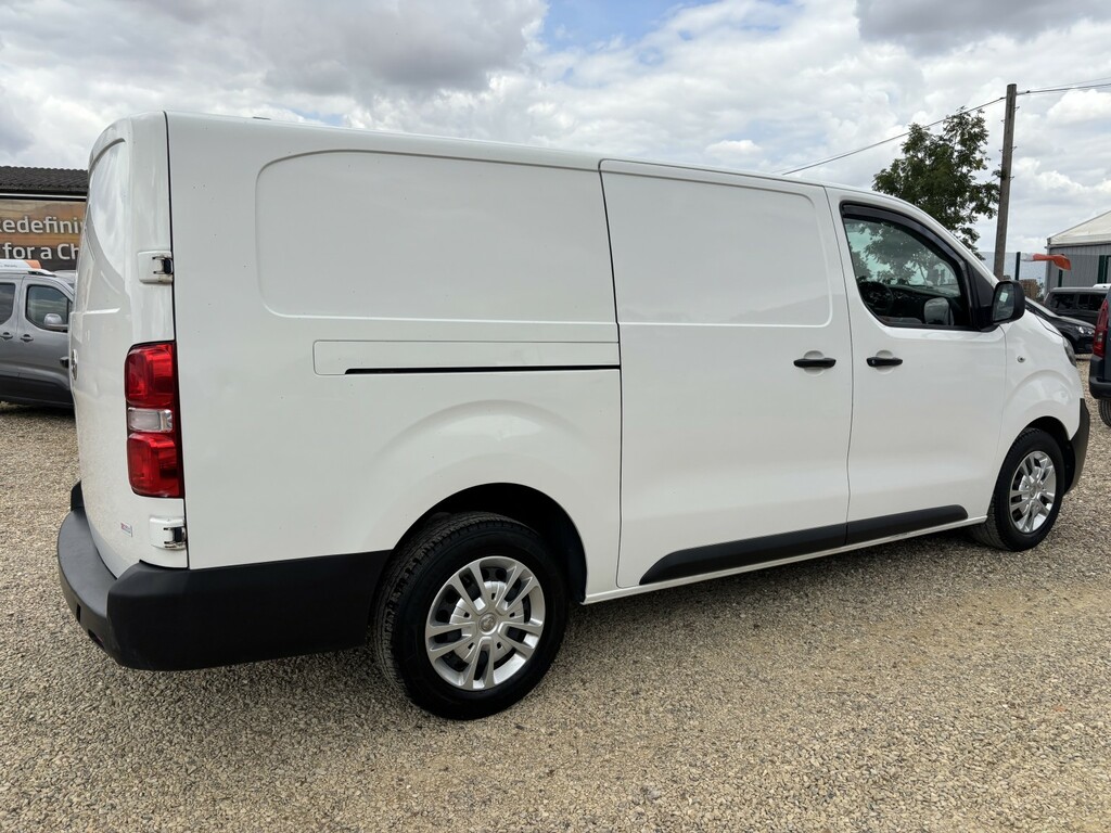 Vauxhall Vivaro 1.5 Turbo D 2900 Dynamic White #3
