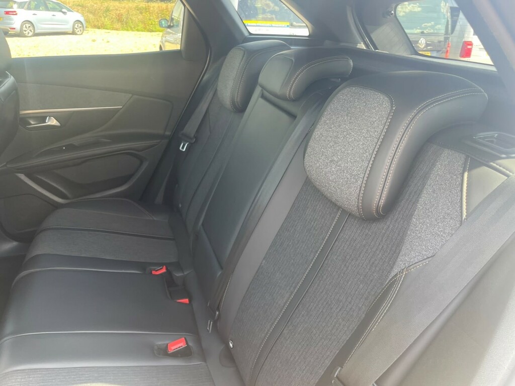 Peugeot 3008 1.2 Puretech Gt Line White #6